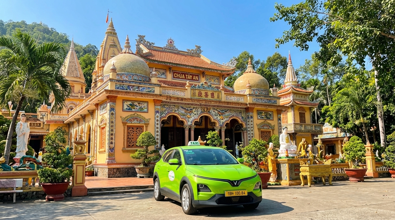 Chùa Tây An với kiến trúc độc đáo dưới chân Núi Sam và taxi VinFast VF6 đậu phía trước